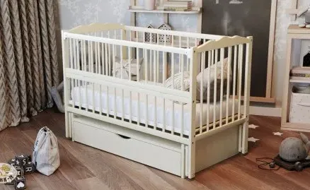 Patut Kuzya Anghelina Ivory pe balansoar cu sertar Patut Kuzya Anghelina Ivory pe balansoar cu sertar