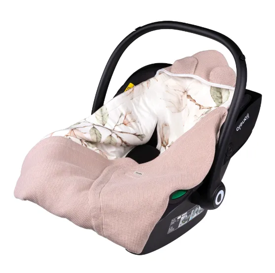 Păturica pentru scoica auto Lionelo Travel Beige Magnolia, 90x90 cm Păturica pentru scoica auto Lionelo Travel Beige Magnolia, 90x90 cm