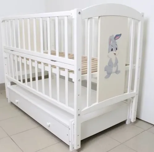 Pătuț Kuzya Iepuraș Alb pe balansoar cu sertar Pătuț Kuzya Iepuraș Alb pe balansoar cu sertar