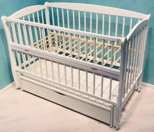 Pătuc Dubok Elit Alb pe balansoar cu sertar Pătuc Dubok Elit Alb pe balansoar cu sertar