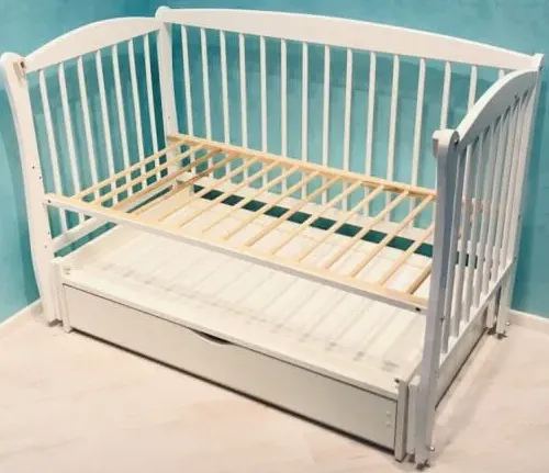 Pătuc Dubok Elit Alb pe balansoar cu sertar Pătuc Dubok Elit Alb pe balansoar cu sertar