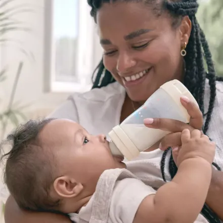 Biberon cu sistem anti-colic din plastic MAM Perfect Start Planet Love Unisex, 320 ml Biberon cu sistem anti-colic din plastic MAM Perfect Start Planet Love Unisex, 320 ml