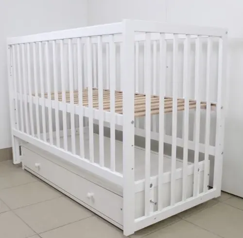 Pătuț Kuzya Sofia Alb cu sertar pe balansoar Pătuț Kuzya Sofia Alb cu sertar pe balansoar