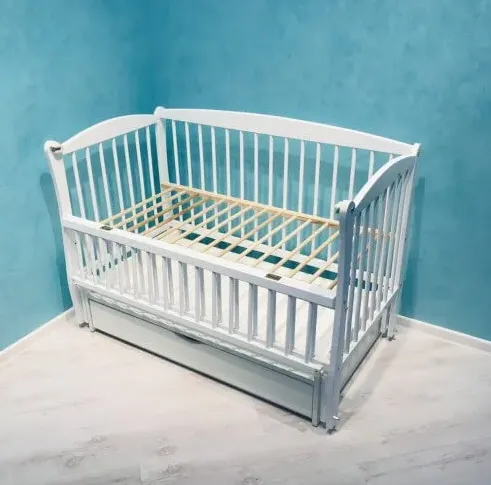 Pătuc Dubok Elit Alb pe balansoar cu sertar Pătuc Dubok Elit Alb pe balansoar cu sertar