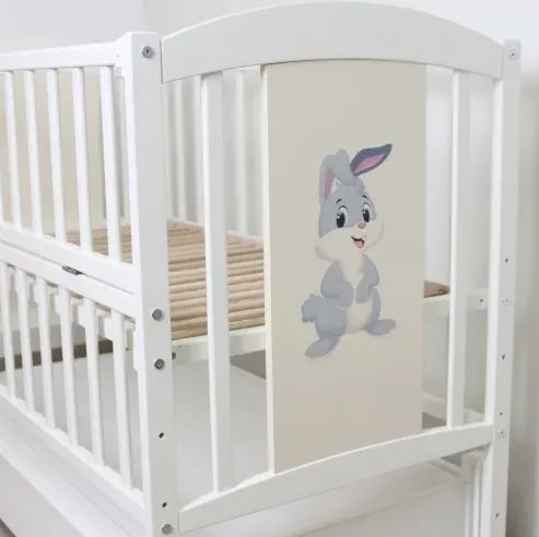 Pătuț Kuzya Iepuraș Alb pe balansoar cu sertar Pătuț Kuzya Iepuraș Alb pe balansoar cu sertar