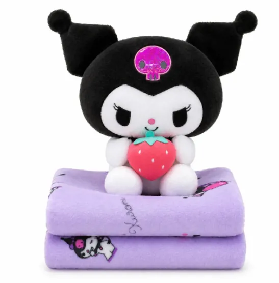 Jucărie din pluș Kuromi cu căpșună 40cm, cu plapumă 1×1.6m (548964)