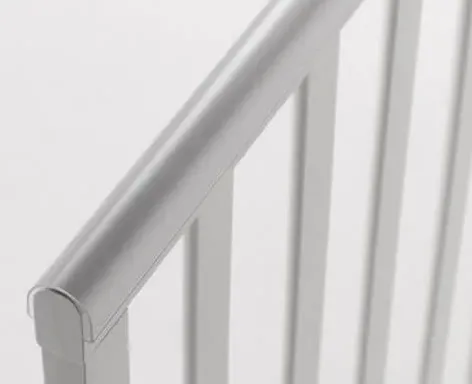 Patut Kuzya Anghelina Ivory pe balansoar cu sertar Patut Kuzya Anghelina Ivory pe balansoar cu sertar