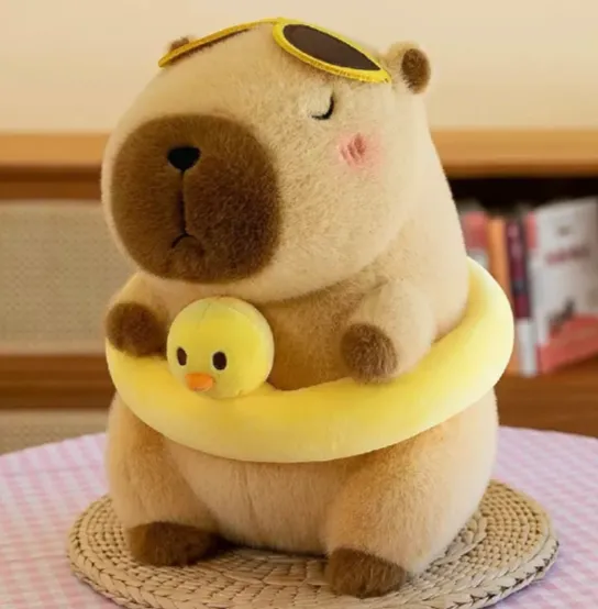 Jucărie din pluș Capibara cu colac și rățușcă, 27 cm (86688)