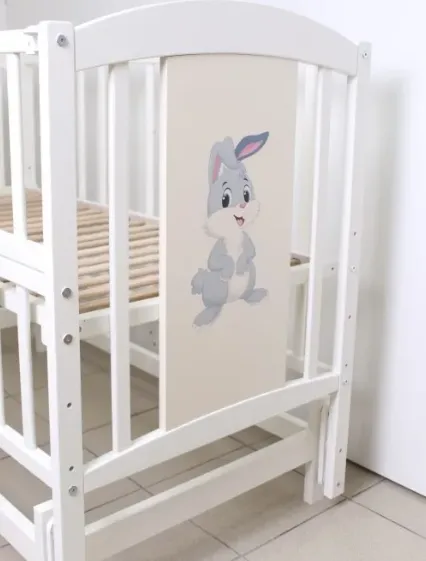 Pătuț Kuzya Iepuraș Alb pe balansoar Pătuț Kuzya Iepuraș Alb pe balansoar