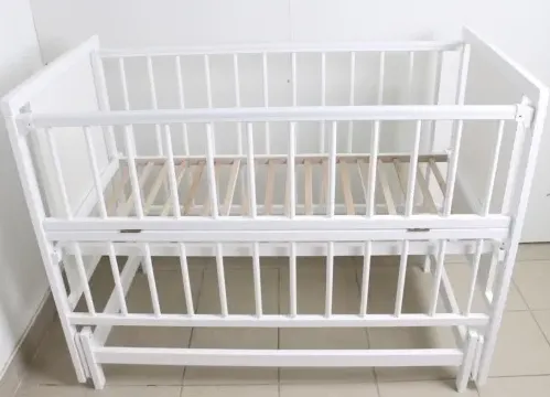 Patut Kuzya Urs Alb pe balansoar Patut Kuzya Urs Alb pe balansoar