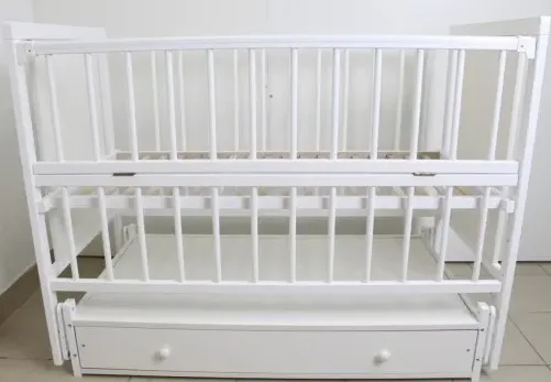 Pătuț Kuzya Urs Alb pe balansoar cu sertar Pătuț Kuzya Urs Alb pe balansoar cu sertar