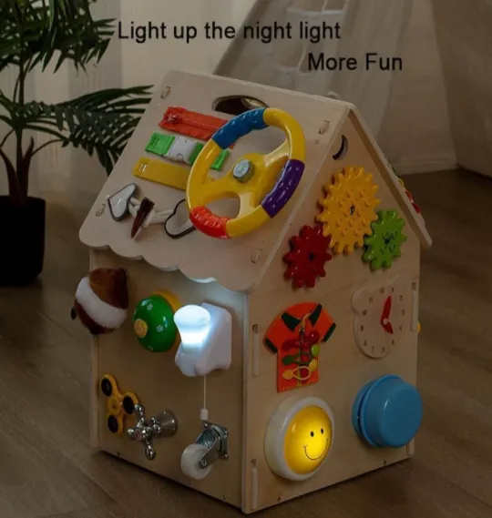 Busyboard Casă distractivă cu volan, cod 61673 Busyboard Casă distractivă cu volan, cod 61673