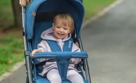 Carucior de plimbare Lionelo Annet Plus Black Carbon Carucior de plimbare Lionelo Annet Plus Black Carbon