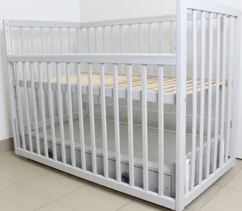 Pătuț Kuzya Sofia Gri pe balansoar cu sertar Pătuț Kuzya Sofia Gri pe balansoar cu sertar