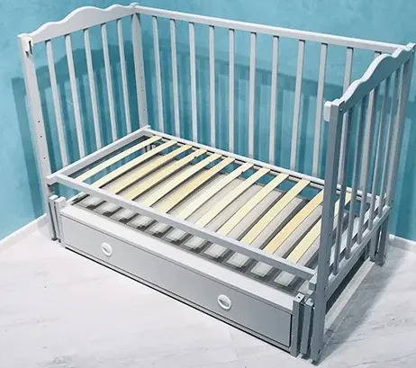 Patut Kuzya Anghelina Gri pe balansoar cu sertar Patut Kuzya Anghelina Gri pe balansoar cu sertar