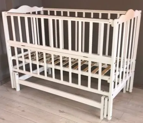 Patuc Kuzya Anghelina-2 Alb pe balansoar Patuc Kuzya Anghelina-2 Alb pe balansoar