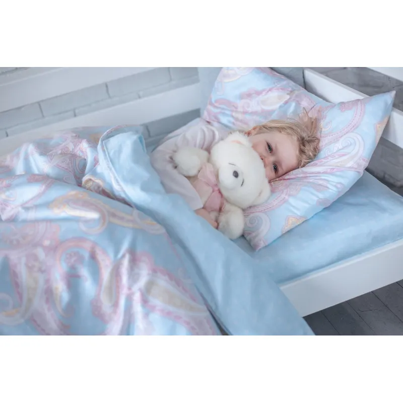 Lenjerie de pat pentru copii Perina Chantelle (PK3-03.1) Albastru deschis Lenjerie de pat pentru copii Perina Chantelle (PK3-03.1) Albastru deschis