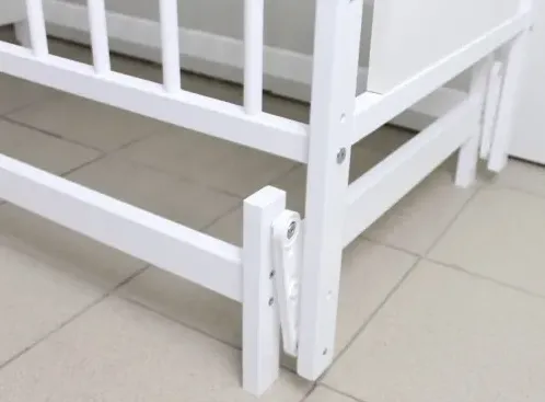 Patut Kuzya Urs Alb pe balansoar Patut Kuzya Urs Alb pe balansoar