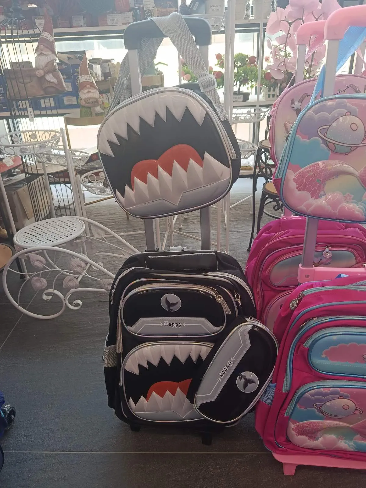 rucsac școlar pe roți rechin