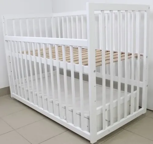 Pătuț Kuzya Sofia Alb cu sertar pe balansoar Pătuț Kuzya Sofia Alb cu sertar pe balansoar