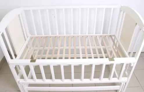 Pătuț Kuzya Iepuraș Alb pe balansoar Pătuț Kuzya Iepuraș Alb pe balansoar