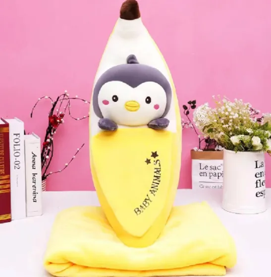 Jucărie din pluș Pinguin în banană 45cm, cu plapumă 1×1.6m (354783)
