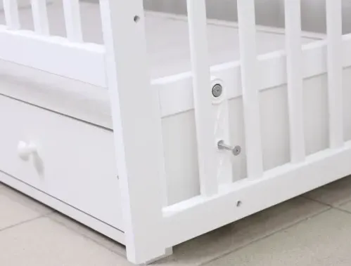 Pătuț Kuzya Sofia Alb cu sertar pe balansoar Pătuț Kuzya Sofia Alb cu sertar pe balansoar