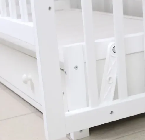 Pătuț Kuzya Sofia Alb cu sertar pe balansoar Pătuț Kuzya Sofia Alb cu sertar pe balansoar