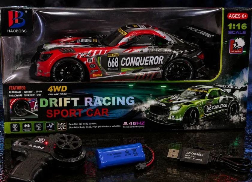 Mașină sport de drift radiocomandată, cu efect de fum