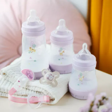 Biberon cu sistem anti-colic din plastic MAM Perfect Start Planet Love Unisex, 320 ml Biberon cu sistem anti-colic din plastic MAM Perfect Start Planet Love Unisex, 320 ml