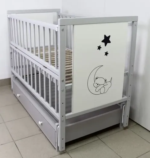 Pătuț Kuzya Urs Gri pe balansoar cu sertar Pătuț Kuzya Urs Gri pe balansoar cu sertar