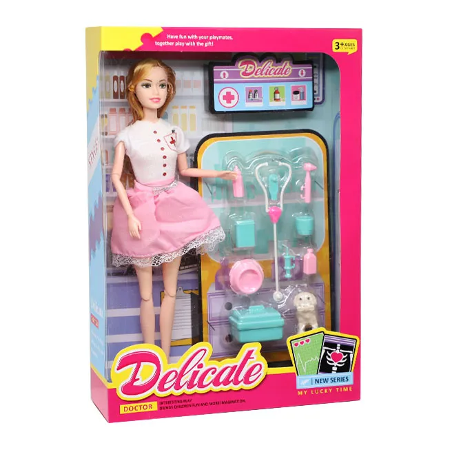 Păpușa „Medic veterinar”, într-o fustă roz, cod 880261