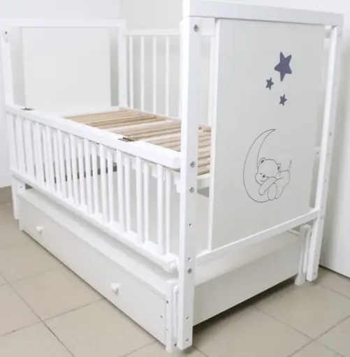 Pătuț Kuzya Urs Alb pe balansoar cu sertar Pătuț Kuzya Urs Alb pe balansoar cu sertar