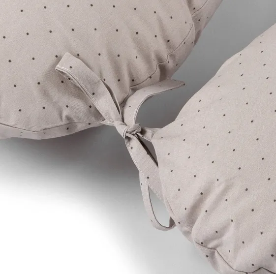 Pernă pentru gravide PM forma-V cu față de pernă Bulina Mov, 135 cm Pernă pentru gravide PM forma-V cu față de pernă Bulina Mov, 135 cm