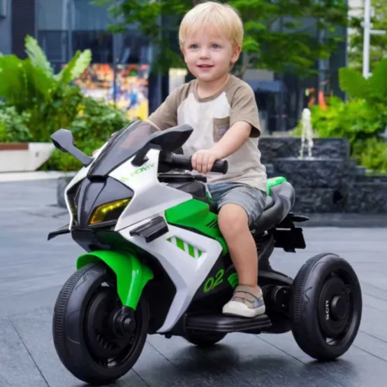 Motocicletă electrică pentru copii cu telecomandă, verde (18528) Motocicletă electrică pentru copii cu telecomandă, verde (18528)