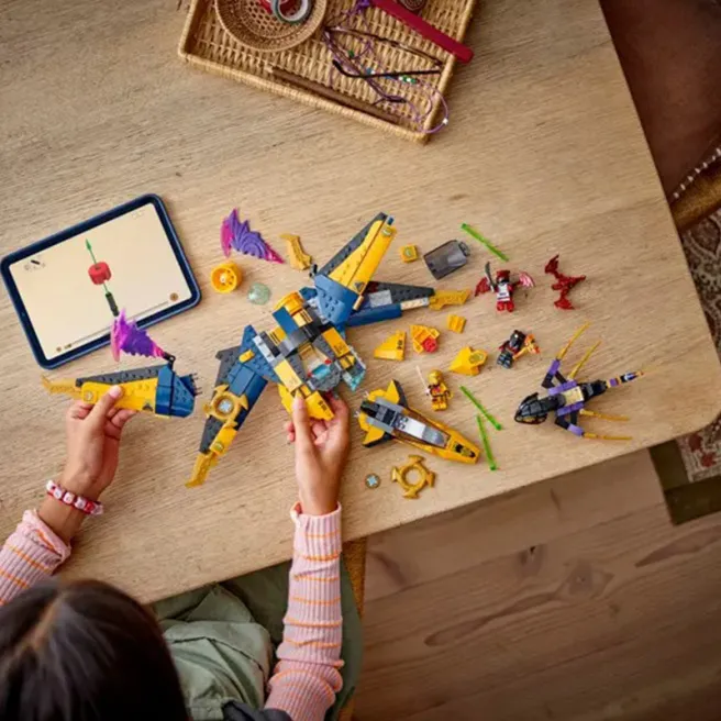 Constructor LEGO Ninjago Avionul de superfurtună Ras și Arina, art. 71833 Constructor LEGO Ninjago Avionul de superfurtună Ras și Arina, art. 71833