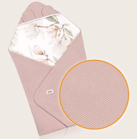 Păturica pentru scoica auto Lionelo Travel Beige Magnolia, 90x90 cm Păturica pentru scoica auto Lionelo Travel Beige Magnolia, 90x90 cm