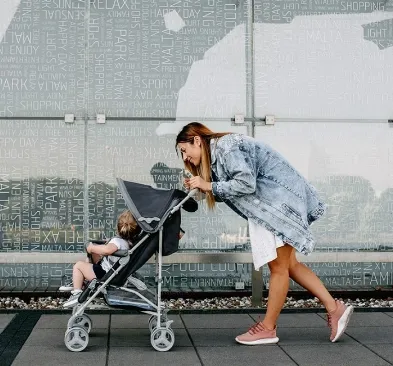 Carucior de plimbare Lionelo Irma Pink Carucior de plimbare Lionelo Irma Pink