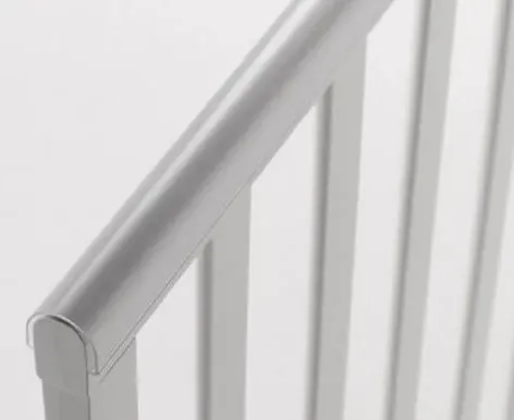 Patut Kuzya Anghelina Gri pe balansoar cu sertar Patut Kuzya Anghelina Gri pe balansoar cu sertar