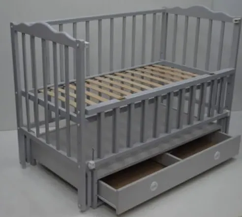 Patut Kuzya Anghelina Gri pe balansoar cu sertar Patut Kuzya Anghelina Gri pe balansoar cu sertar