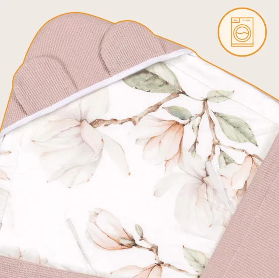 Păturica pentru scoica auto Lionelo Travel Beige Magnolia, 90x90 cm Păturica pentru scoica auto Lionelo Travel Beige Magnolia, 90x90 cm